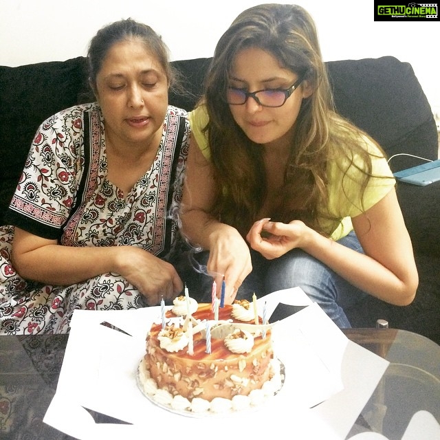 Zareen Khan Instagram - Happy birthday to me again ! 🎊🎉🎊 Yes i was born on the 4th day of Ramzan and so I celebrate this day too as my Islamic Bday! ✨✨✨ #SecondBday #HappyHeart #Blessed