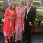 Zareen Khan Instagram - On my way to PTC film awards with my mommy dearest and @navshil ! ✨✨✨ #PTC #film #awards #chandigarh #punjab #happy