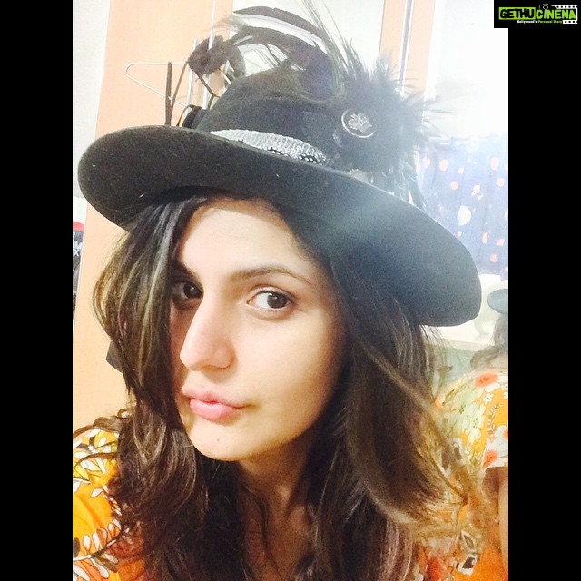 Zareen Khan Instagram - Mad Hatter !! 👀 #NoFilter #NoMakeUp