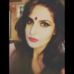 Zareen Khan Instagram - Happy #KarvaChauth to all you gorgeous girls n lovely ladies !!