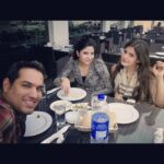 Zareen Khan Instagram - Missing u guys soooooooo much !! ❤️ @yasmine_cp @rickysachdev
