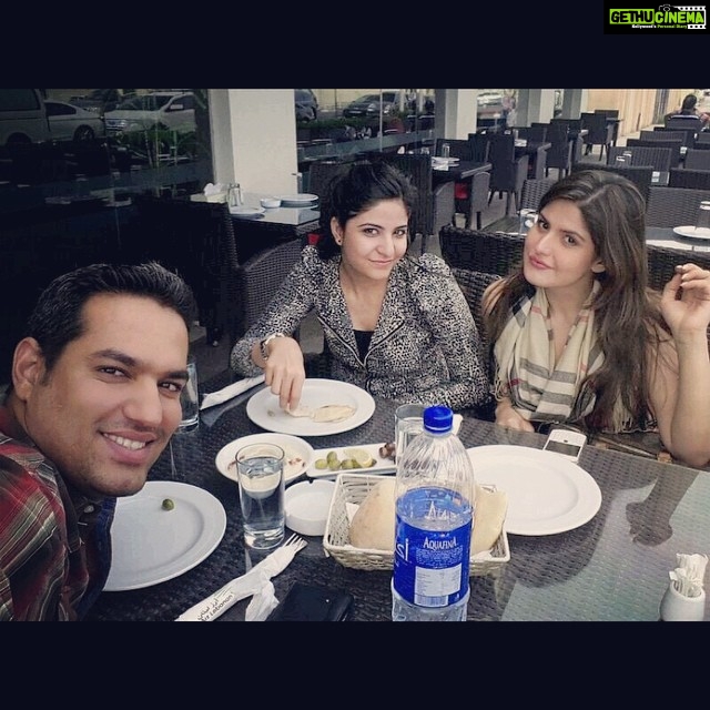 Zareen Khan Instagram - Missing u guys soooooooo much !! ❤️ @yasmine_cp @rickysachdev