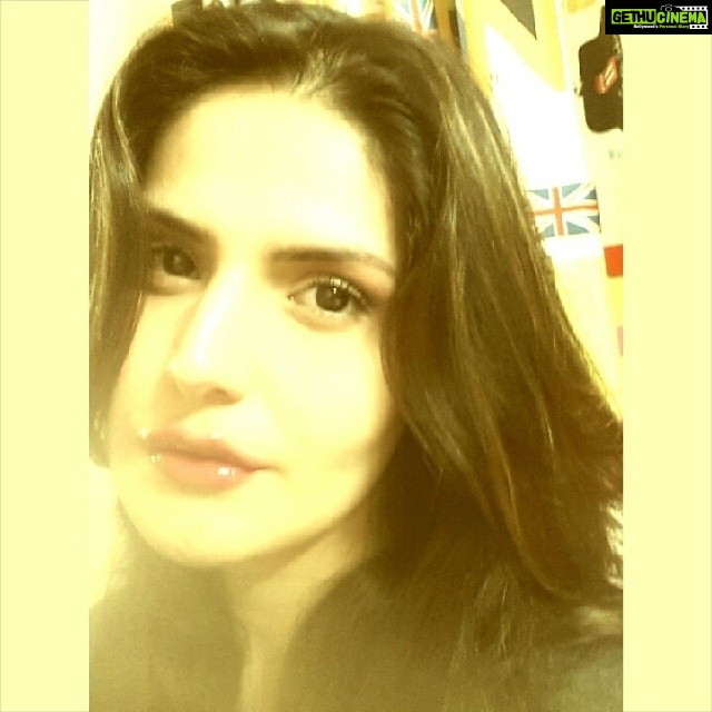 Zareen Khan Instagram - Don't let anyone dull your sparkle ☆