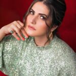 Zareen Khan Instagram - 🧚🏻‍♀️ Outfit by @amybillimoria Makeup by @niccky_rajaani Hair by @babitabose15 📸 - @lokeshbhoyarphotography #Femina #MrsStylistaAwards #ZareenKhan