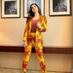 Zareen Khan Instagram – 🍂

Pant suit by @ranbirmukherjeeoffical 
Earrings by @cintillaofficial
MakeUp by @rabbiyatalha
Hair by @glam.by.silasun 
Styled by @vibhutichamria
📸 – @anoop.devaraj

#ZareenKhan