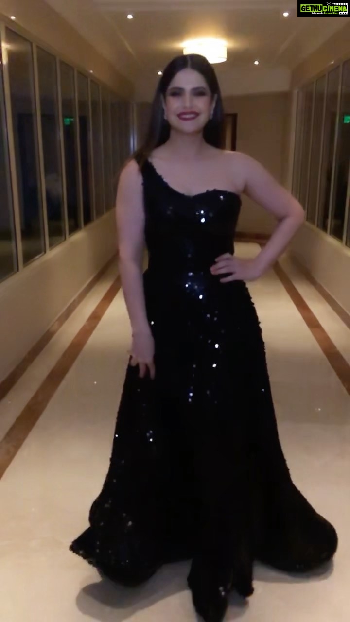 Zareen Khan Instagram - 🖤 #HappySunday #Trending #Reels #ZareenKhan