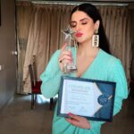 Zareen Khan Instagram – Thank you @timesofindia for appreciating my work and awarding me with ‘Most Versatile Star 2021’ ❤️
This will definitely encourage me to experiment more in my field of work.
#MostVersatileStar2021 #TimesInfluentialPersonalities2021 #ZareenKhan