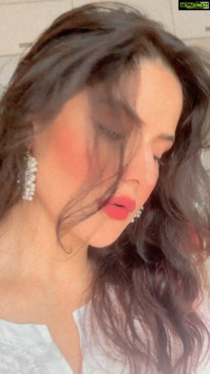 Zareen Khan Instagram - Eid Mubarak to all ✨✨✨ #ZareenKhan