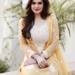 Zareen Khan Instagram - Jumma Mubarak ✨ #ZareenKhan
