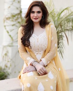 Zareen Khan Instagram - Jumma Mubarak ✨
#ZareenKhan