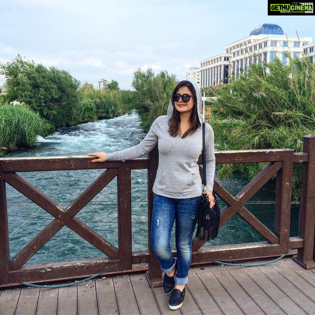 Zareen Khan Instagram - I do believe it’s time for another adventure ❤️ #Tbt #Throwback #Antalya #Turkey #TravelDiaries #TravelWithZareen #HappyHippie #ZareenKhan