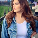 Zareen Khan Instagram - Denims is always a good idea ! Do you agree ? . . . HMU - @bijoyjeet.saikia Styled by @bikanta #Throwback #Tbt #TravelDiaries #Shimla #ZareenKhan