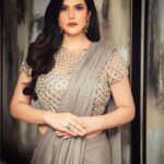 Zareen Khan Instagram - For MIDDAY SHOWBIZ AWARDS 2021 . . . Saree - @monishajaising Jewellery - @minerali_store Makeup - @richfeel_makeovers Hair - @xeniya.mua Styled by @vibhutichamria 📸 - @suryachaturvedi #PlayingDressUp #MonishaJaising #ZareenKhan Dubai UAE