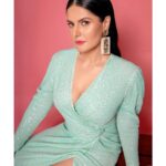 Zareen Khan Instagram – 🍭

Outfit by @neeta_lulla
Earrings by @minerali_store
HMU – @tush_91 
Styled by @vihhutichamria
Assisted by @thewandermannequin
📸 – @sjframes 
#ZareenKhan