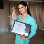 Zareen Khan Instagram – Thank you @timesofindia for appreciating my work and awarding me with ‘Most Versatile Star 2021’ ❤️
This will definitely encourage me to experiment more in my field of work.
#MostVersatileStar2021 #TimesInfluentialPersonalities2021 #ZareenKhan