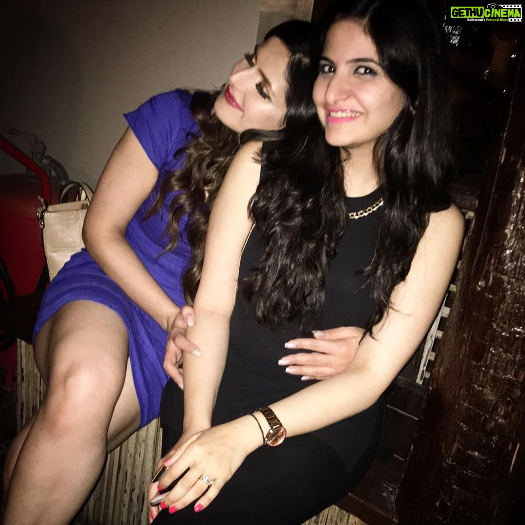 Zareen Khan Instagram - I feel these pictures pretty much explains our bond @yasmineexplores and hence no lengthy caption needed ! ππ Happiest Birthday Jaaneman π God bless you ... canβt wait to see you again π€ Love you loads β€οΈ #HappyBirthdayYasmine #MeriYasu #ZareenKhan