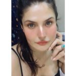 Zareen Khan Instagram - No , I dint wake up like ... it’s just a pretty filter 😜 #ZareenKhan