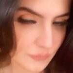 Zareen Khan Instagram – 🌻
#Reels #VanityDiaries #ZareenKhan

MakeUp – @tush_91
Hair by @sankpalsavita