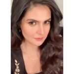 Zareen Khan Instagram - ‘The eyes , Chico ... They never lie !’ #ShootMode #Patalpani #ComingSoon #ZareenKhan MakeUp - @tush_91 Hair by @sankpalsavita
