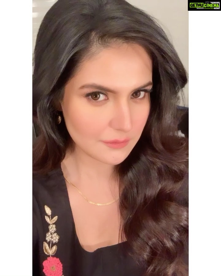 Zareen Khan Instagram - ‘The eyes , Chico ... They never lie !’ #ShootMode #Patalpani #ComingSoon #ZareenKhan MakeUp - @tush_91 Hair by @sankpalsavita
