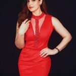 Zareen Khan Instagram – 💃🏼

#Lategram #FilmfareOTTAwards2020 #ZareenKhan