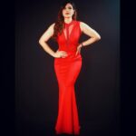 Zareen Khan Instagram - 💃🏼 Outfit - @meraki_couture1 Jewellery - @divinuscreations MakeUp - @reshmaamerchant Hair - @babitabose15 Styled By - @hitendrakapopara Asst By - @sameerkatariya92 📸 - @iamlokeysh Asst by - @zoominmomentsbyhardik #Lategram #FilmfareOTTAwards2020 #ZareenKhan
