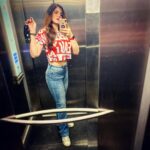 Zareen Khan Instagram – 🚩
#LiftSelfie #HappyHippie #HappySunday #DecemberMood #ZareenKhan