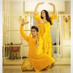 Zareen Khan Instagram - #Repost @kumar1sharma ・・・ It was an amazing experience to shoot a video with you ji @zareenkhan 🤩🤗. You are so amazing and I was surprised that you learnt this Shudh Kathak Tihaai in 2 sessions. Many More videos to come. 🤩 Outfits @khushu712 Hair @irfanshaikh_hair Pictures & Video @hashntag.media #kathak #newvideo #teentaal #tihaai #kumarsharma #zareenkhan #bollywood #kathakdance #kathakrockers