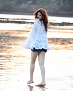 Zareen Khan Instagram - Sand under my feet,
Wind in my hair,
Salt on my skin 🤍
#MajorMissing #Goa #HappyHippie #TravelDiaries #HappySunday #ZareenKhan
📸 - @rishabskhanna