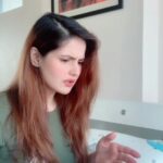Zareen Khan Instagram – 🤪
#HappySunday #JustForFun #JustForLaughs #Reels #FeelKaroReelKaro #FeelitReelit #ZareenKhan