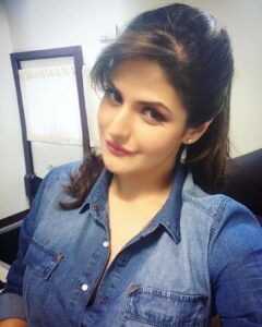 Zareen Khan Instagram - 🎭
#ZareenKhan