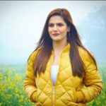 Zareen Khan Instagram - 🌻 #HappyHippie #ZareenKhan 📸 - @sapannarula