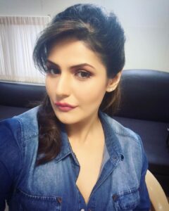 Zareen Khan Instagram - 🎭
#ZareenKhan