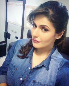 Zareen Khan Instagram - 🎭
#ZareenKhan