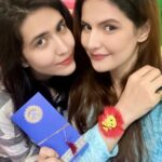 Zareen Khan Instagram - Happy RakshaBandhan ❤️ #Siblings #SiblingLove #Rakhi #RakshaBandhan #ZareenKhan