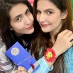 Zareen Khan Instagram – Happy RakshaBandhan ❤️
#Siblings #SiblingLove #Rakhi #RakshaBandhan #ZareenKhan