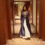 Zareen Khan Instagram – Who else missing dressing up days ? 🙇🏻‍♀️
#QuarantineLife #StayHome #StaySafe #ThisTooShallPass #ZareenKhan
