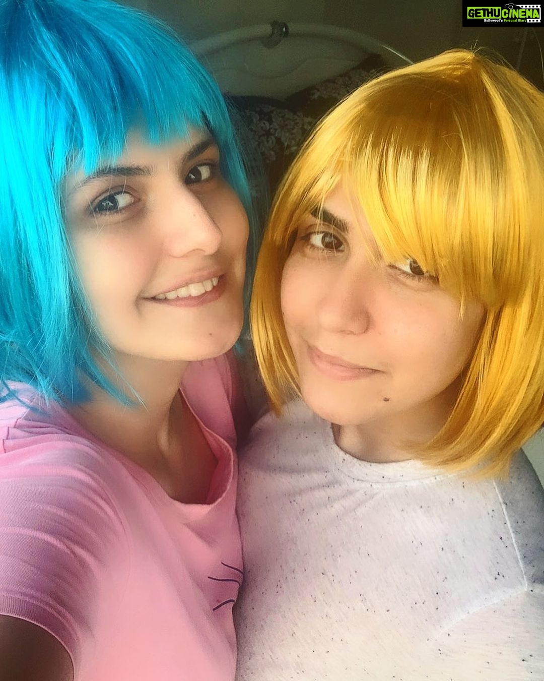 Zareen Khan Instagram - When boredom takes over , you take over boredom ! 😜 #Siblings #Sisters #Bonding #StayHome #StaySafe #ZareenKhan