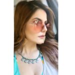 Zareen Khan Instagram – She sells sea shells on the sea shore 🐚
#ZareenKhan