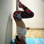 Zareen Khan Instagram - 🧘🏻‍♀️ #Inversions #Yoga #MondayMotivation #ZareenKhan @ravindra.rawat_