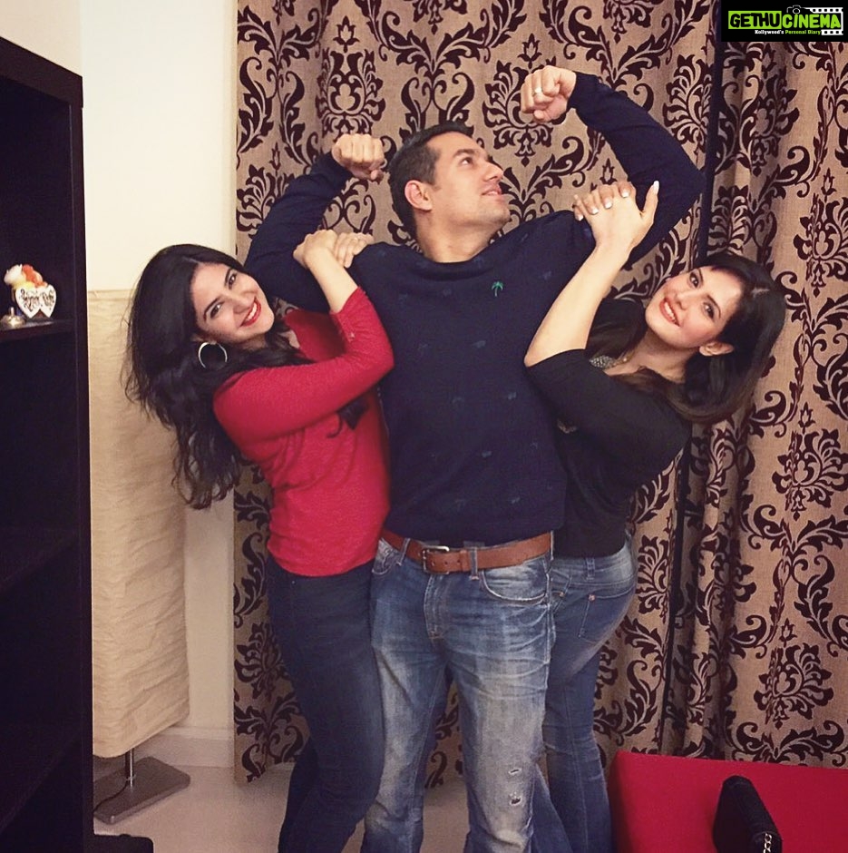 Zareen Khan Instagram - Major missing happening ❤️ @rickysachdev @yasmineexplores #FriendsLikeFamily #HomeAwayFromHome #GoodTimes #TbT #ZareenKhan