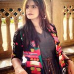 Zareen Khan Instagram - ‘There is a voice that doesn’t use words. LISTEN !’ - Rumi. #VijayVilasPalace #Bhuj #IncredibleIndia #TravelWithZareen #HappyHippie #TravelDiaries #WanderLust #JeepBollywoodTrails #KeepWandering #ZareenKhan 📸 - @rishabskhanna