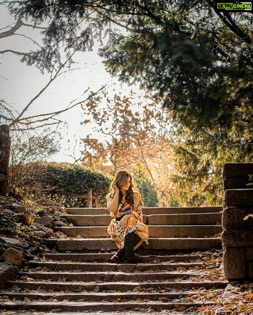 Zareen Khan Instagram - Once upon a time ... #TravelWithZareen #CentralPark #NewYork #NYC #USA #WanderLust #HappyHippie #KeepWandering #ZareenKhan 📸 - @asimfarooki