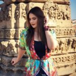 Zareen Khan Instagram - 1 , 2 , 3 or 4 ? #Ahmedabad #IncredibleIndia #TravelWithZareen #HappyHippie #TravelDiaries #WanderLust #JeepBollywoodTrails #KeepWandering #ZareenKhan @jeepindia @axnindia 📸 - @rishabskhanna