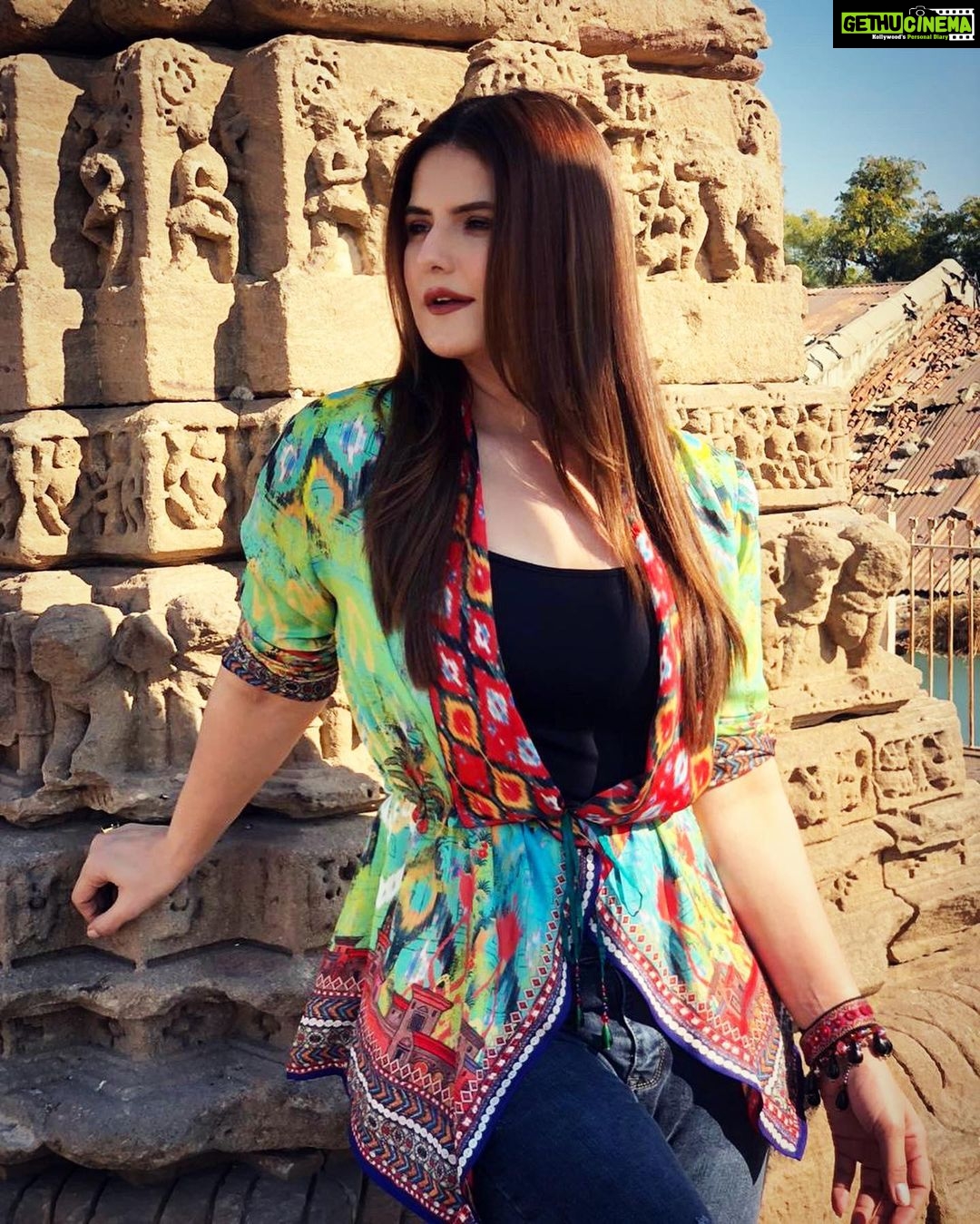 Zareen Khan - 278.3K Likes - 1 , 2 , 3 or 4 ?
#Ahmedabad #IncredibleIndia #TravelWithZareen #HappyHippie #TravelDiaries #WanderLust #JeepBollywoodTrails #KeepWandering #ZareenKhan @jeepindia @axnindia
📸 - @rishabskhanna