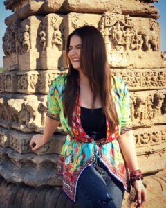 Zareen Khan Instagram - 1 , 2 , 3 or 4 ?

#Ahmedabad #IncredibleIndia #TravelWithZareen #HappyHippie #TravelDiaries #WanderLust #JeepBollywoodTrails #KeepWandering #ZareenKhan @jeepindia @axnindia
📸 - @rishabskhanna