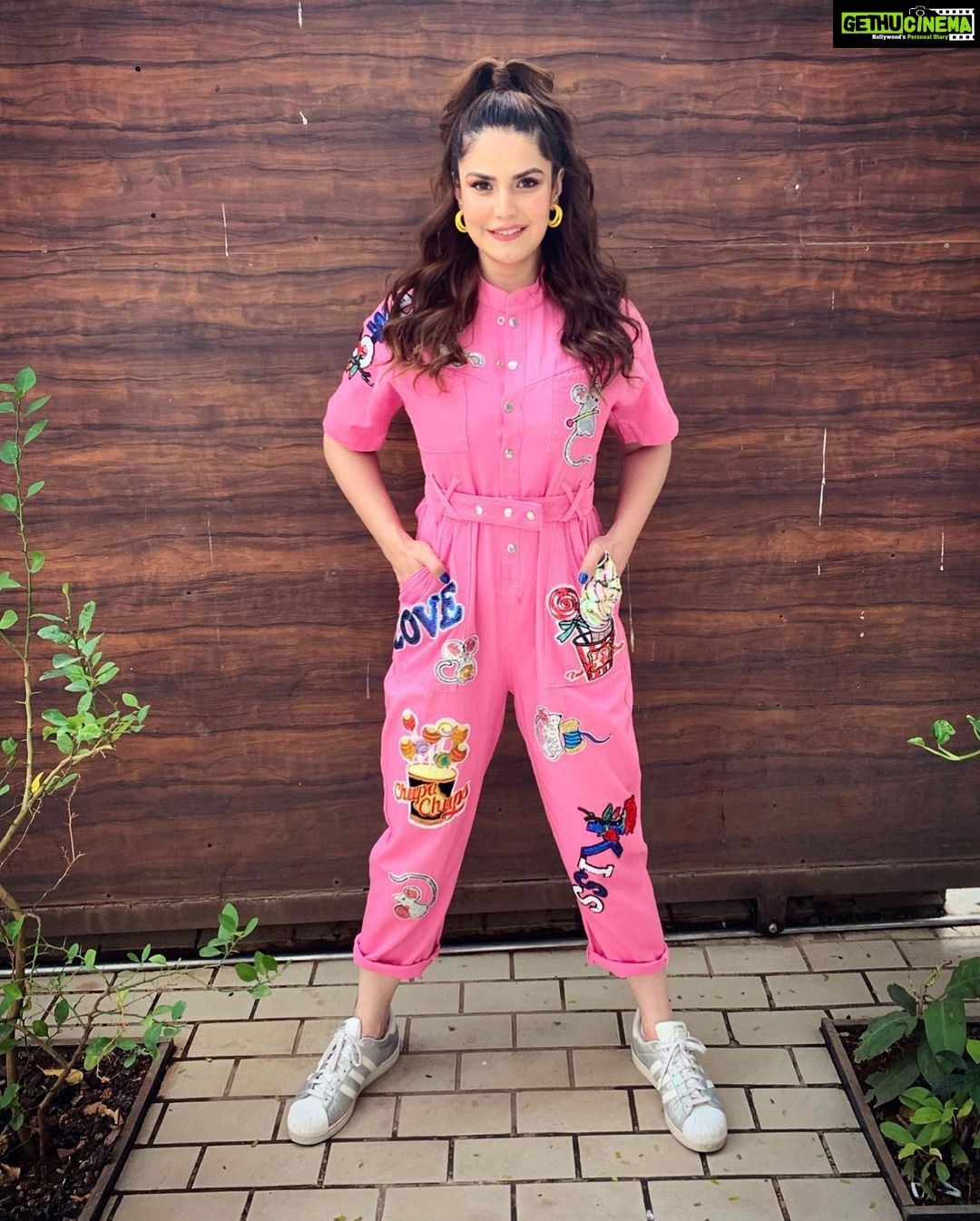 Zareen Khan Instagram - 🍭 Outfit by @mashbymalvikashroff Earrings by @bellofox Shoes by @adidas Make up - @reshmaamerchant Hair - @ashwini_hairstylist Styled by @hitendrakapopara Assisted by @shiks_gupta25 & @sameerkatariya92 #JeepBollywoodTrails #ZareenKhan