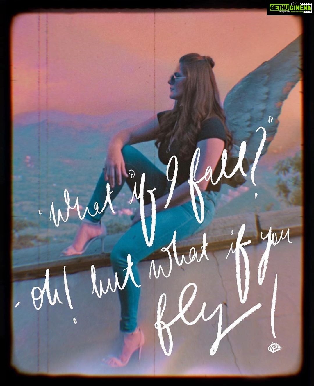 Zareen Khan Instagram - 🧚🏻♀️ #Repost @sapannarula ・・・ #fly #free #wings #retro #jeepbollywoodtrails