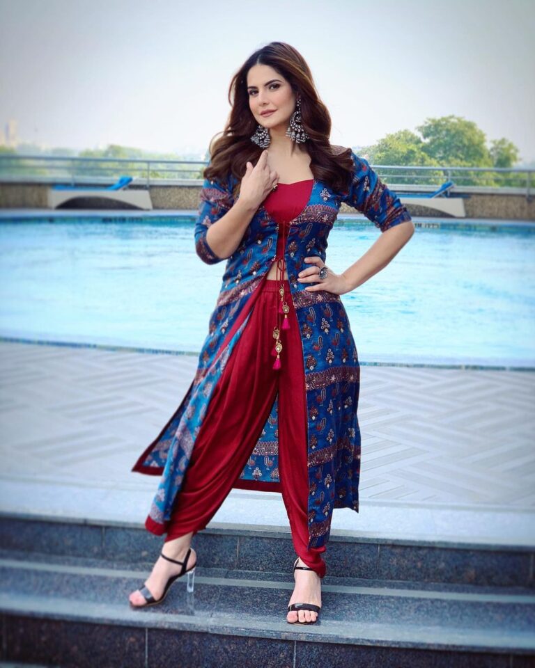 Zareen Khan Instagram - 🍇 Outfit - @surbi_mahna Jewellery - @shilpigoyaljewellery Make up - @bijoyjeet.saikia Hair - @ashwini_hairstylist Styled by @bikanta #ZareenKhan
