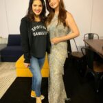 Zareen Khan Instagram - Pleasure to meet you @sunnyleone ... You are a doll ❤️ #IBFA2019 #Singapore #ZareenKhan